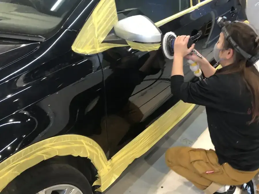 なぜ高級車ほど「洗車」より「下地処理」が重要なのか
